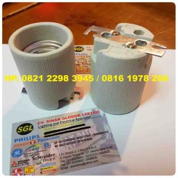 Fitting Lampu Keramik E40